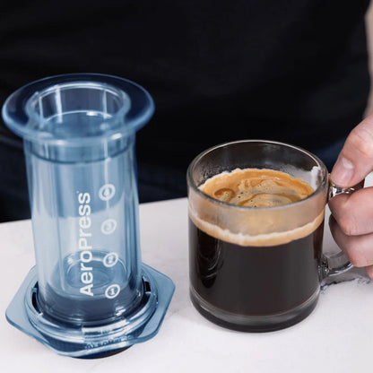 Aeropress Clear blue zaparzacz do kawy niebieski
